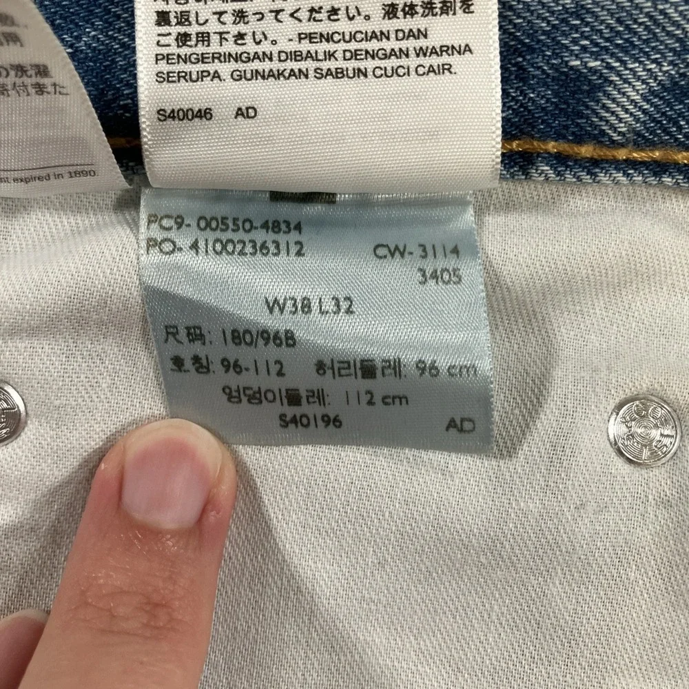 Levi's 550 Jeans Mens 38x32 Relaxed Fit Tapered Medium Wash Blue Denim